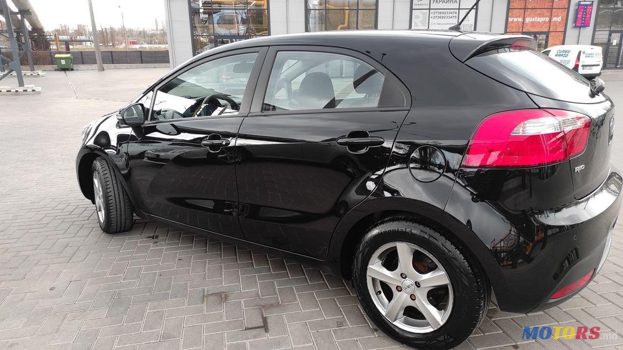 2013' Kia Rio photo #5