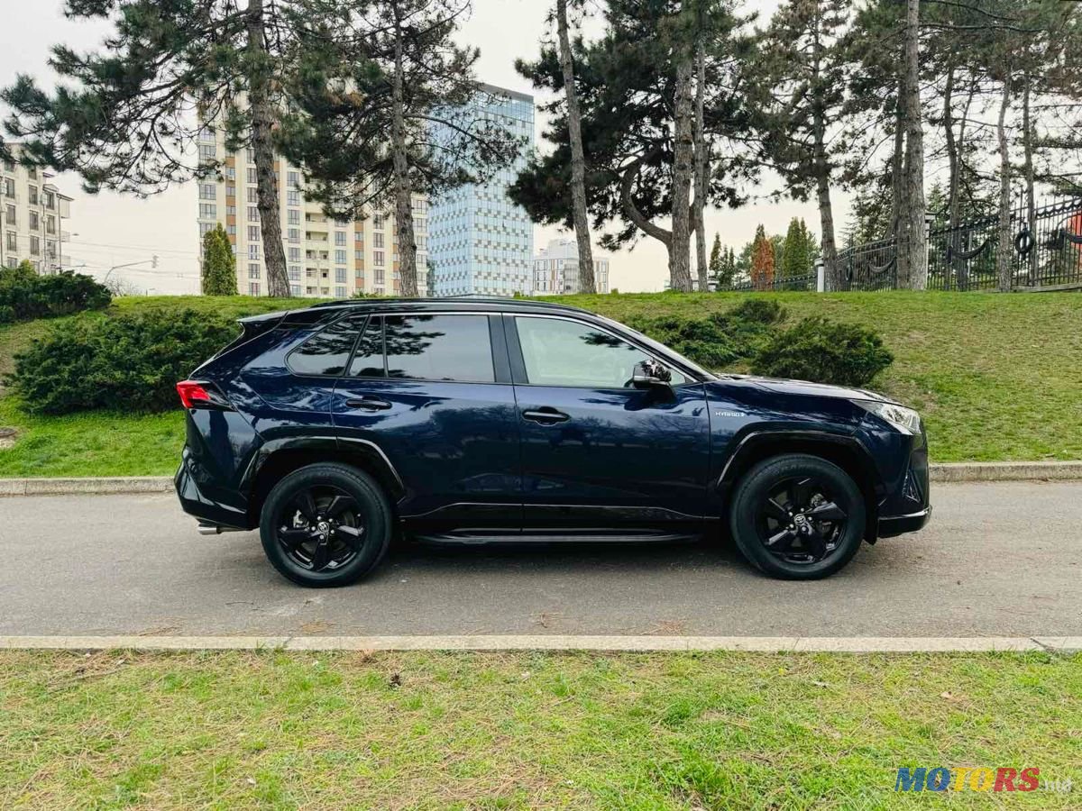 2020' Toyota RAV4 photo #6