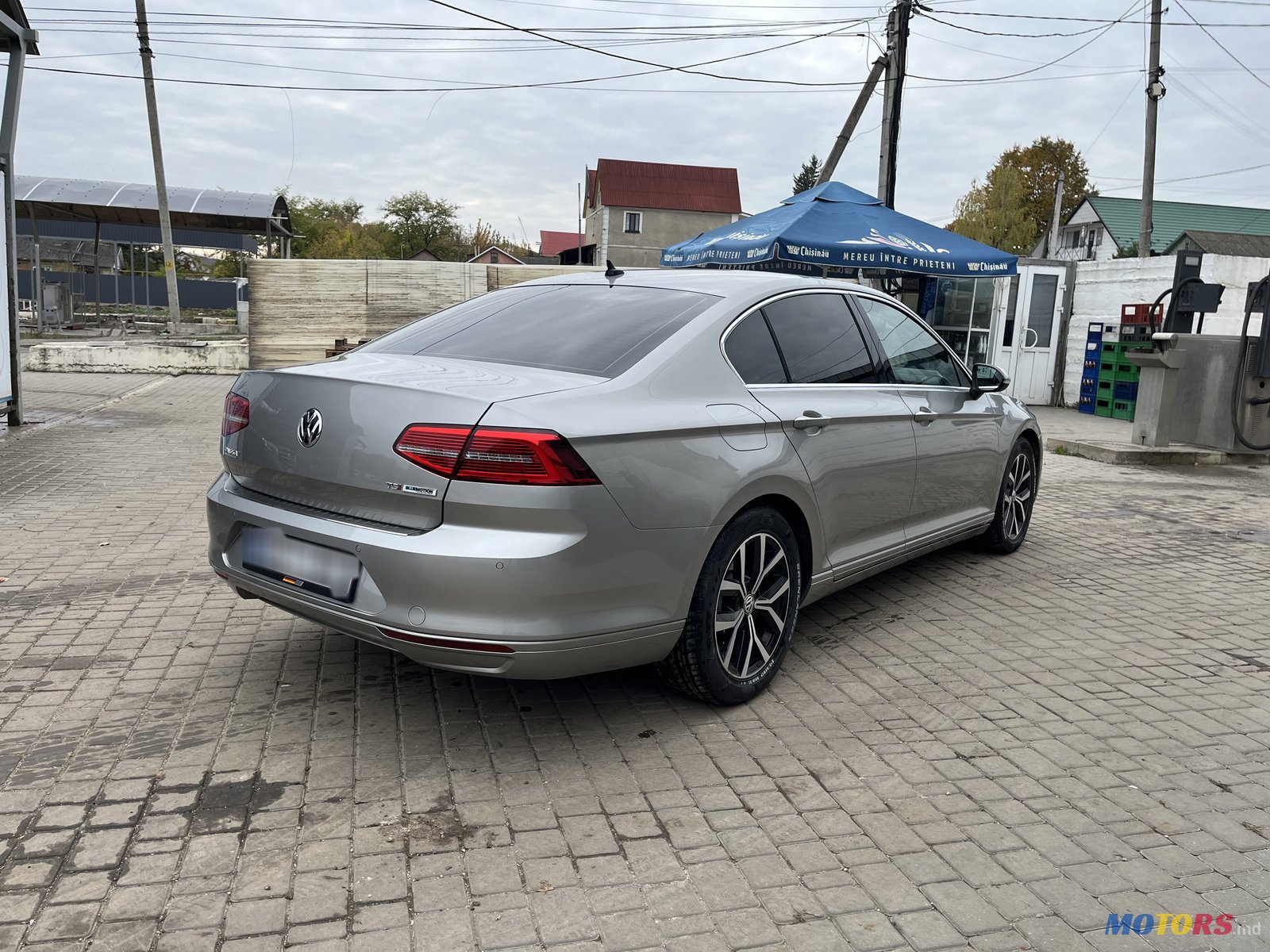 2016' Volkswagen Passat photo #5