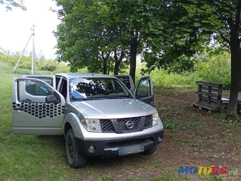 2009' Nissan Navara photo #2