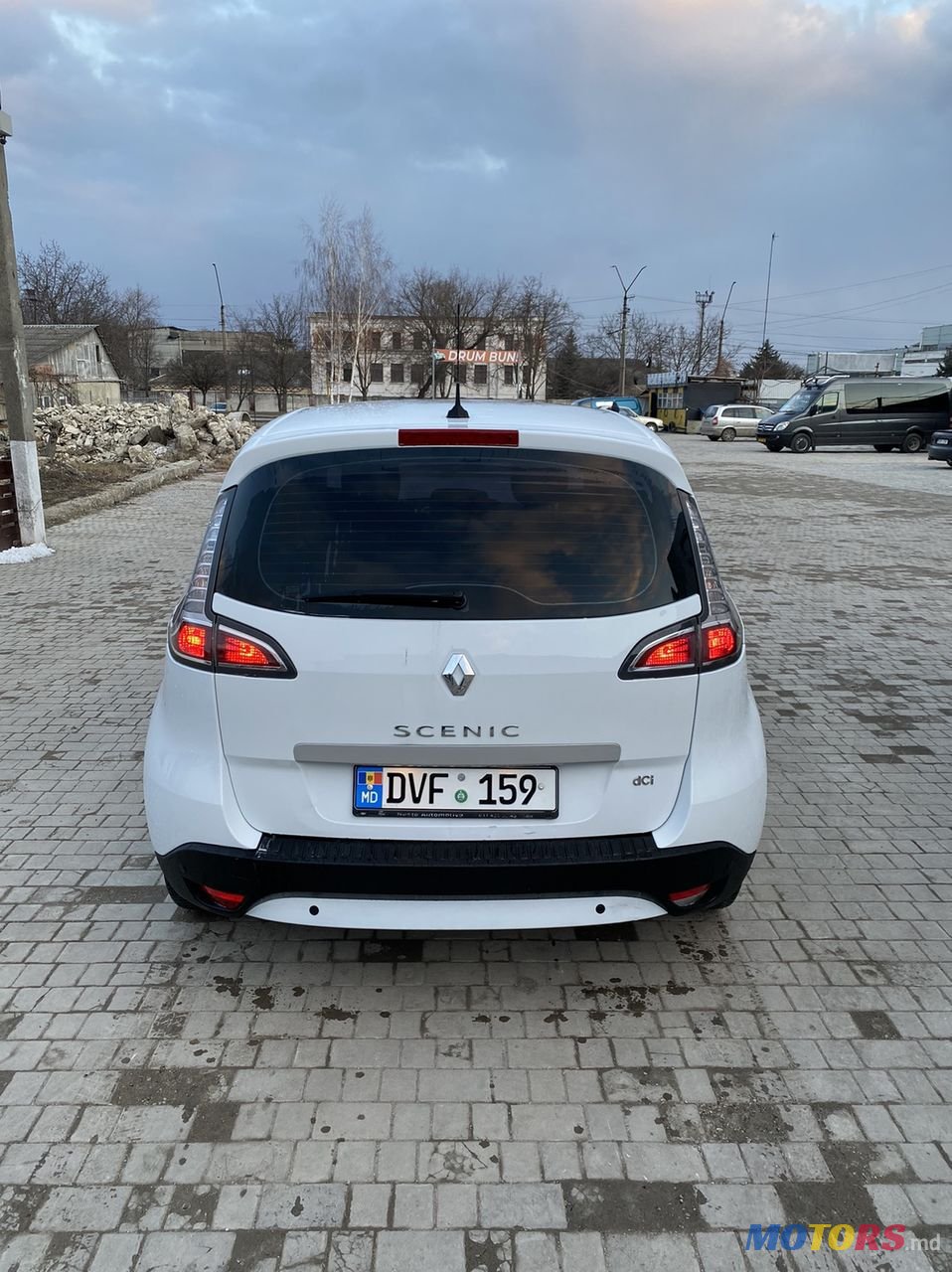 2012' Renault Scenic photo #5