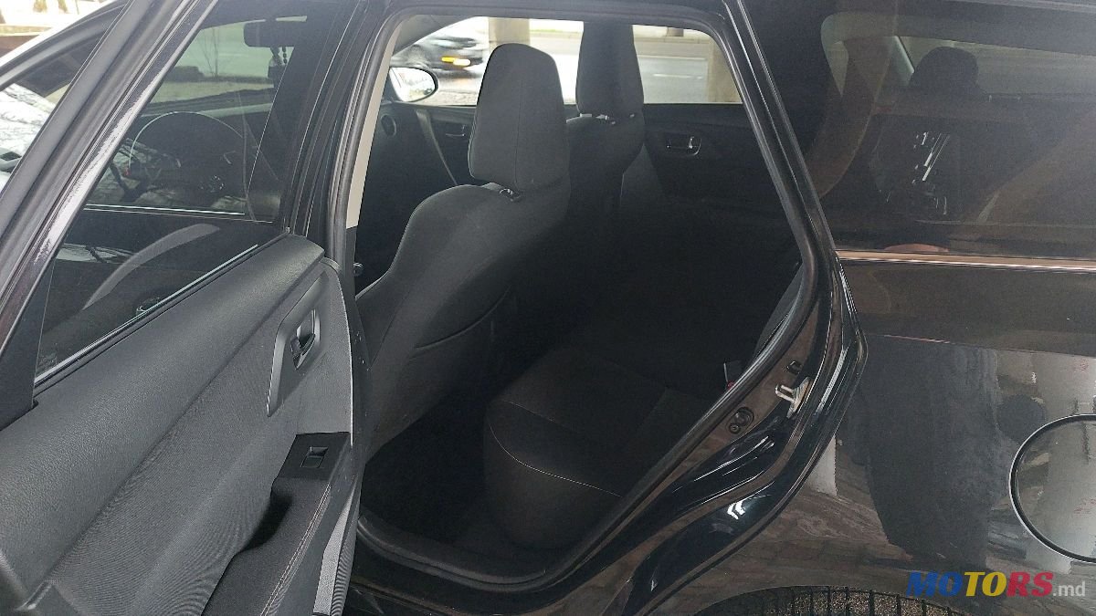 2014' Toyota Auris photo #6
