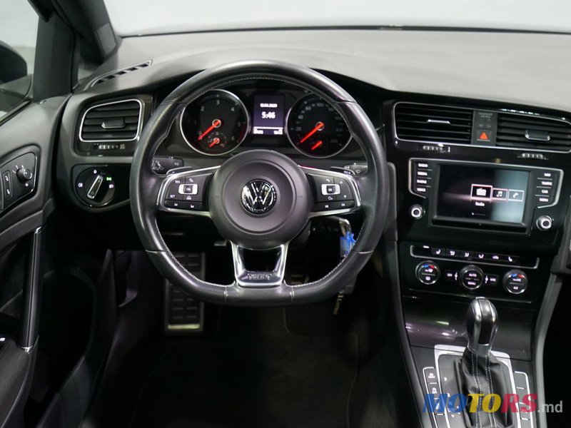 2015' Volkswagen Golf photo #5