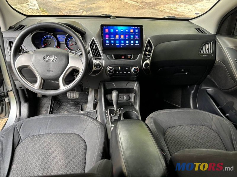 2010' Hyundai Tucson photo #5