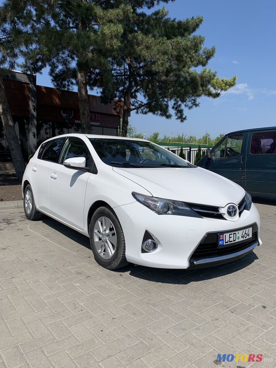 2014' Toyota Auris photo #2