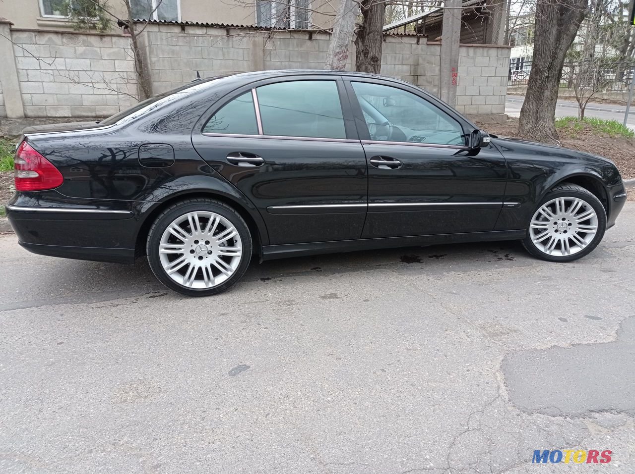 2005' Mercedes-Benz E Класс photo #2