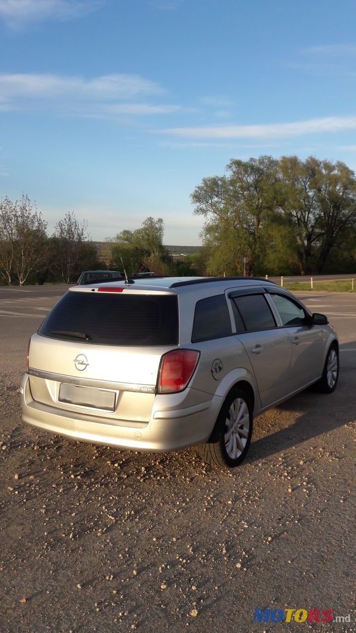 2005' Opel Astra photo #2