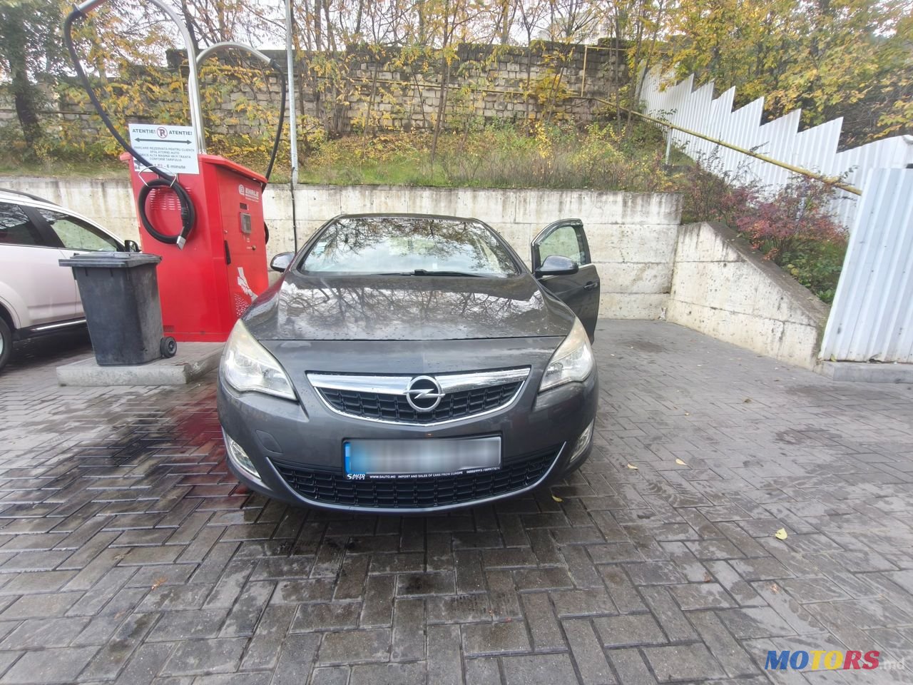 2010' Opel Astra photo #5