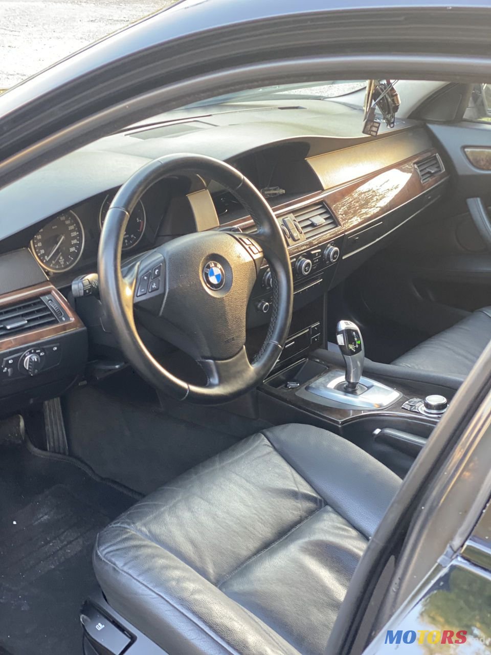 2008' BMW 5 Series photo #6