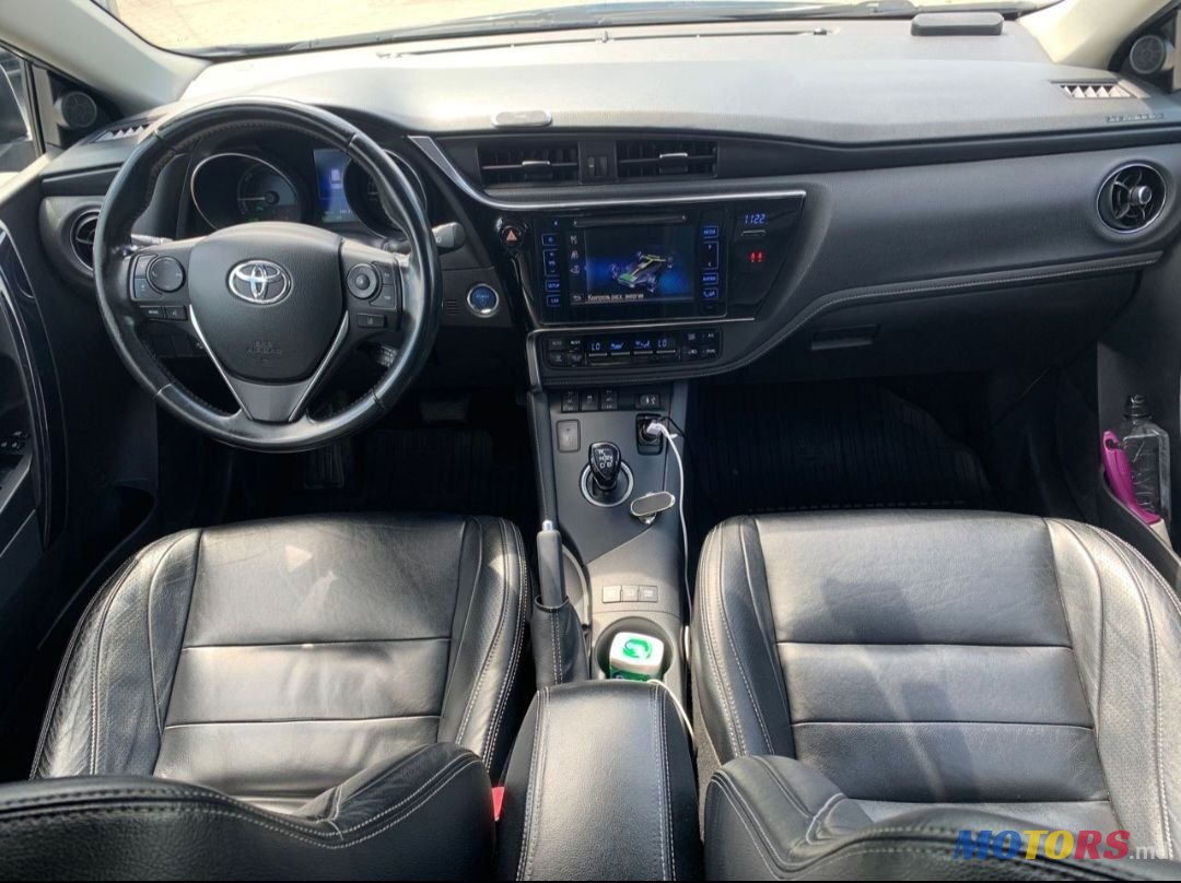 2014' Toyota Auris photo #5