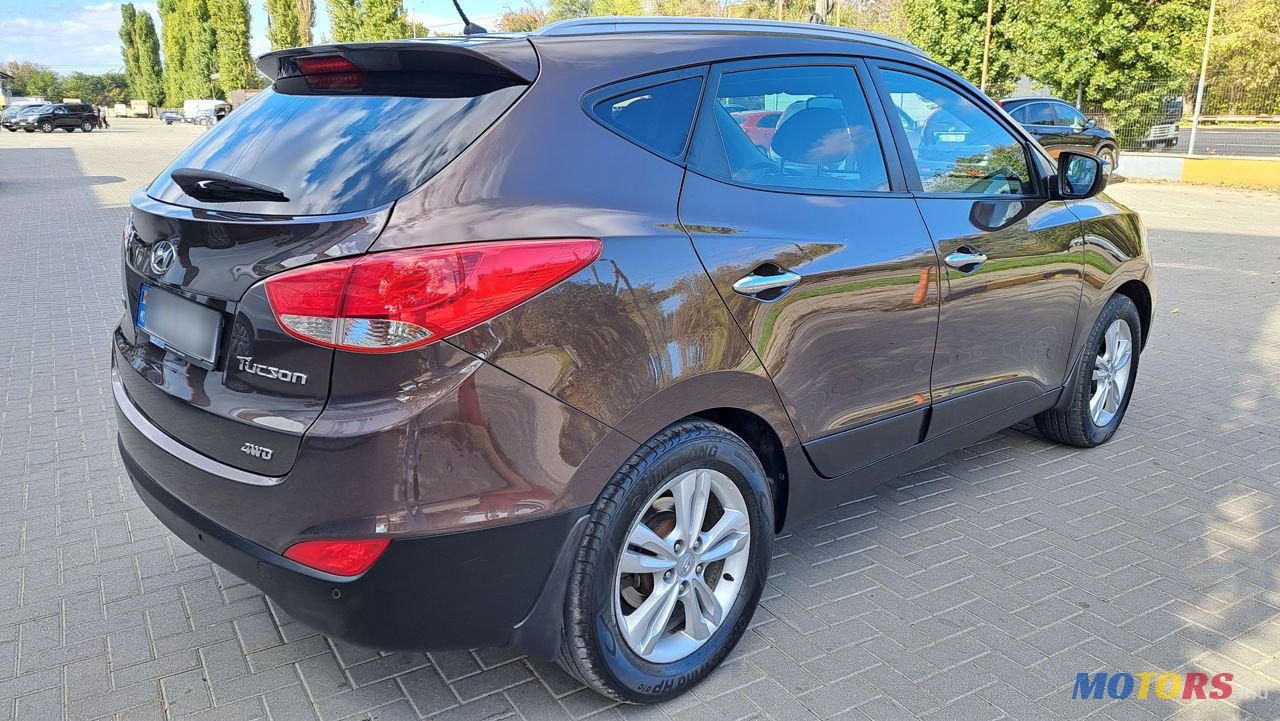 2010' Hyundai Tucson photo #4