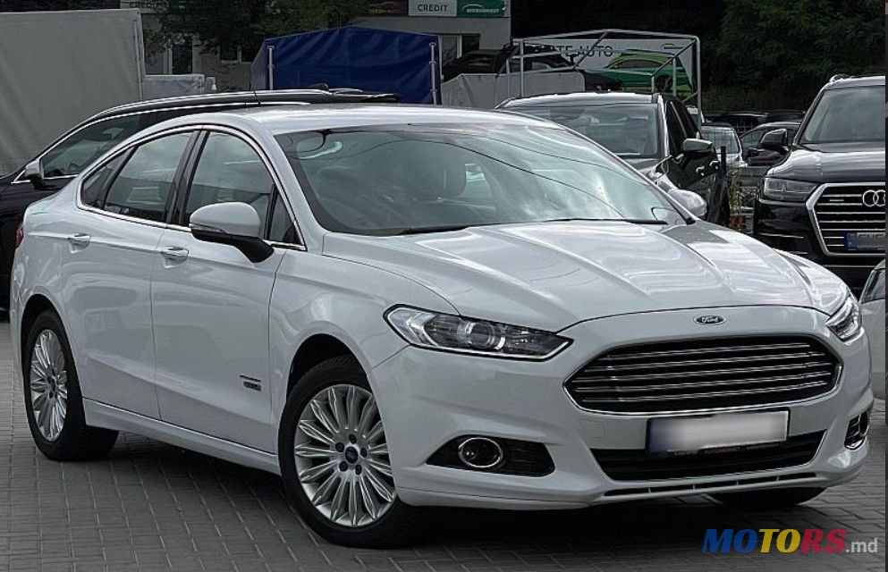 2013' Ford Fusion photo #2