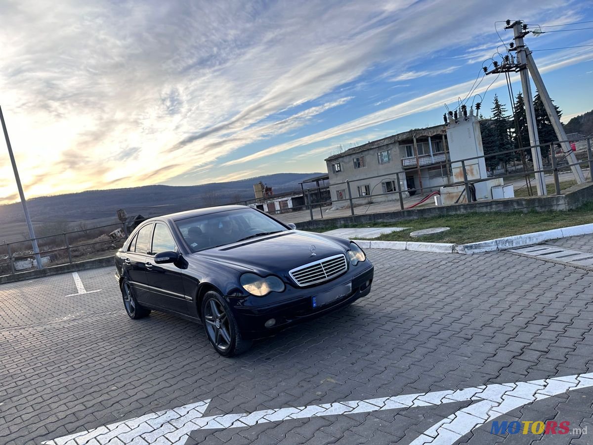 2002' Mercedes-Benz C-Class photo #2
