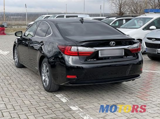 2016' Lexus Es Series photo #2