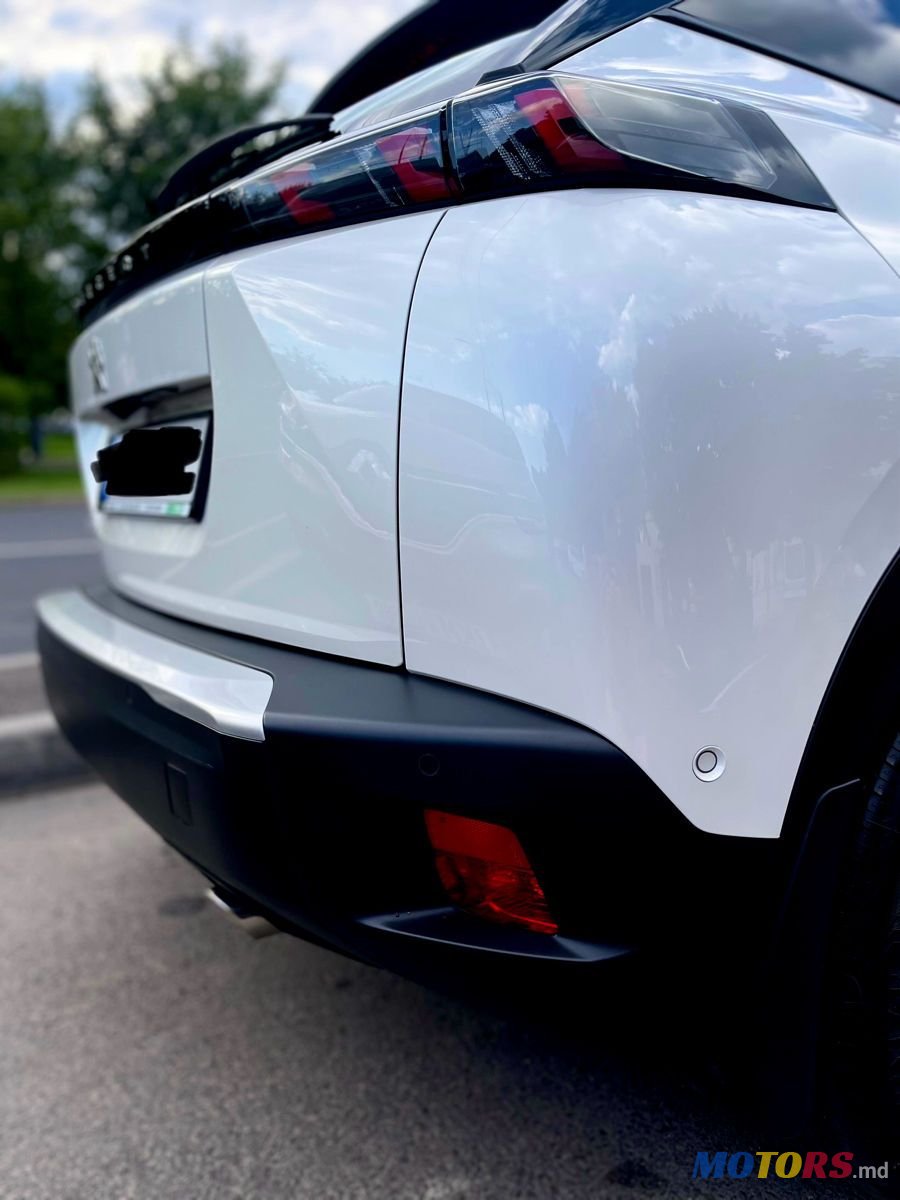 2023' Peugeot 2008 photo #3