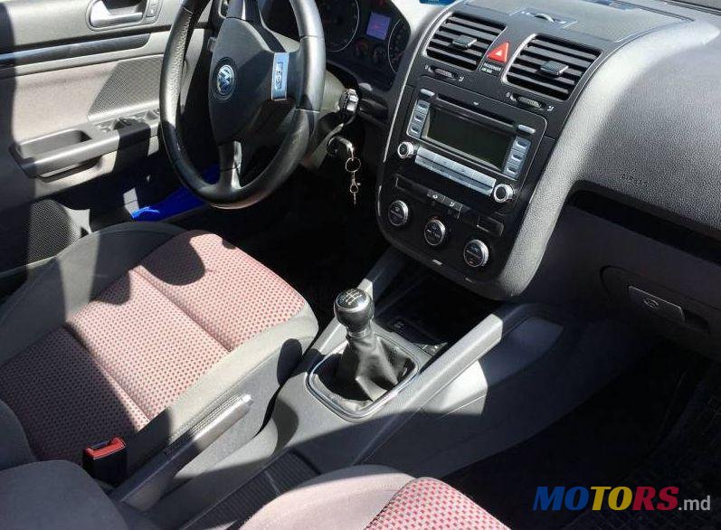 2007' Volkswagen Golf photo #1