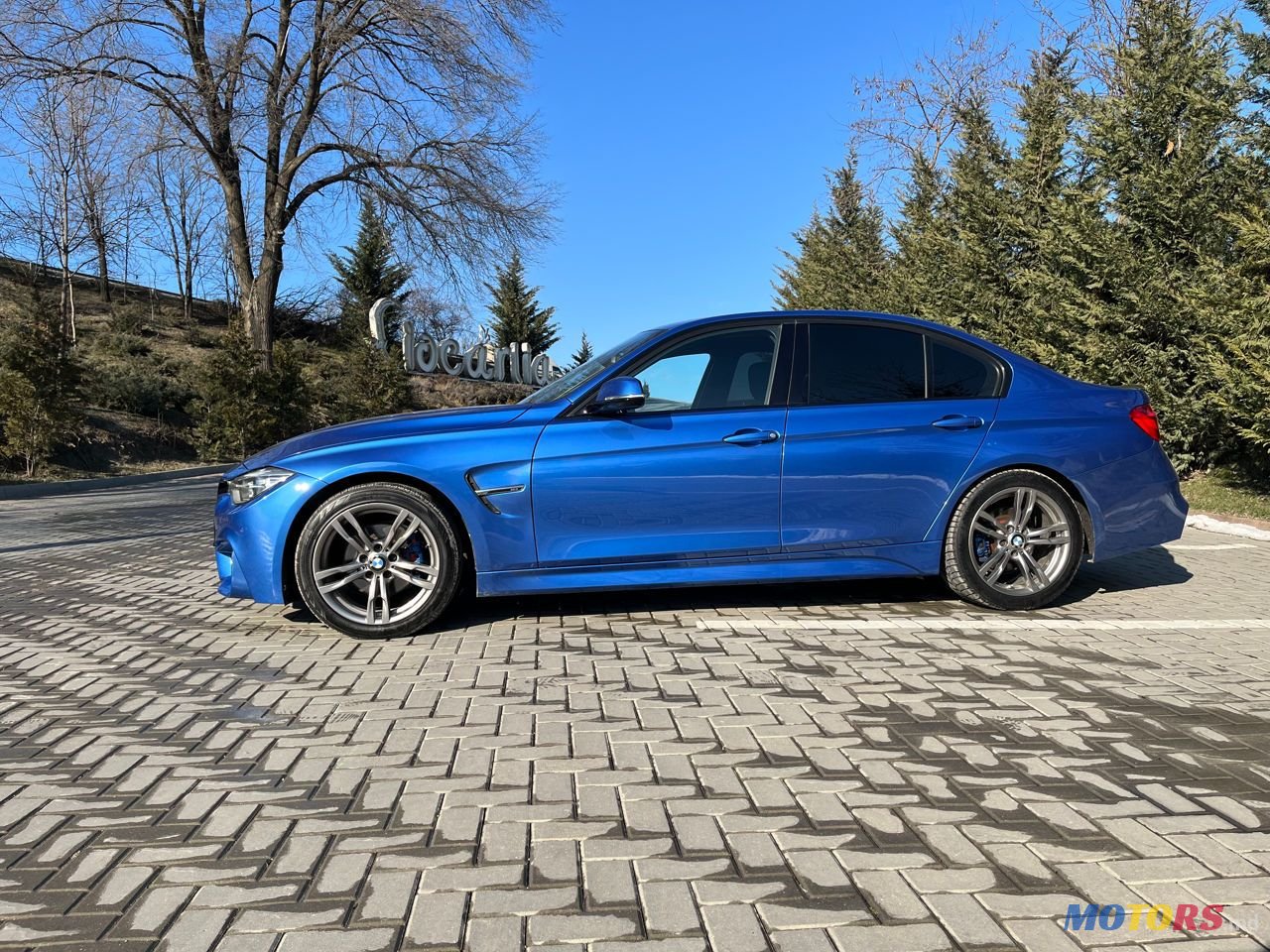 2017' BMW 3 Series photo #1