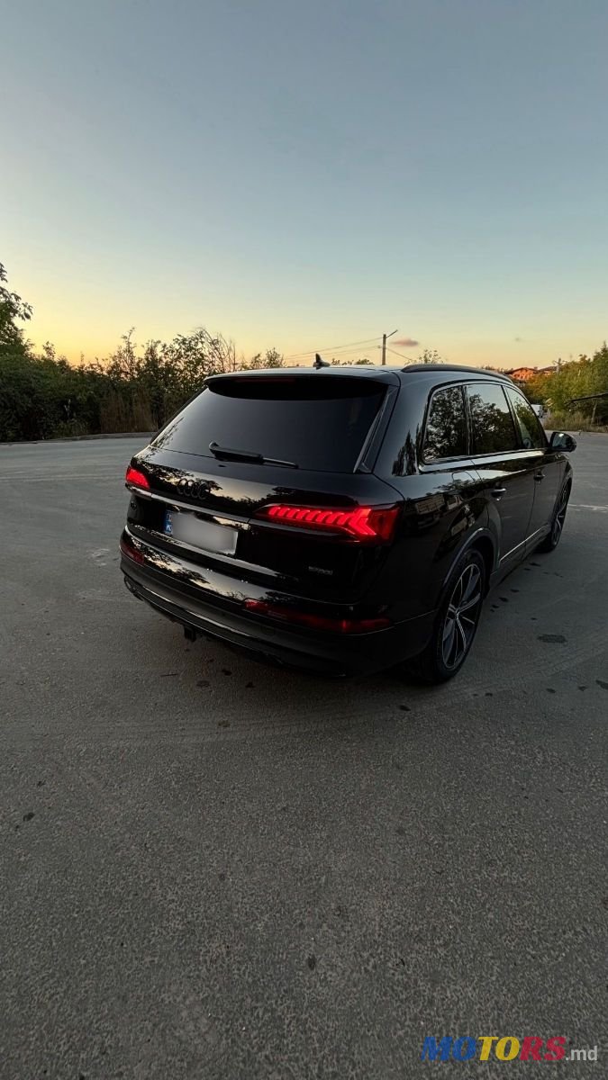 2020' Audi Q7 photo #1