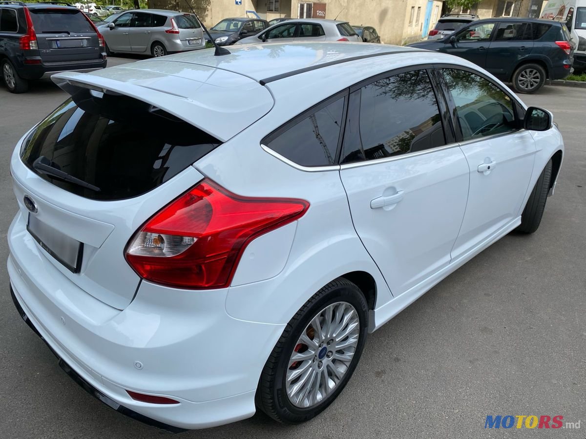 2014' Ford Focus photo #3