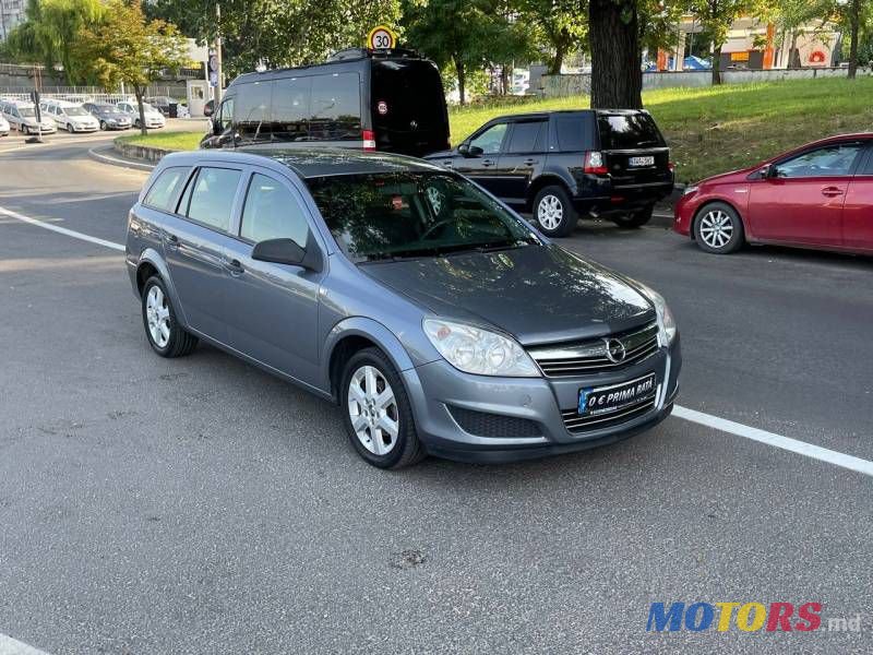 2008' Opel Astra photo #2