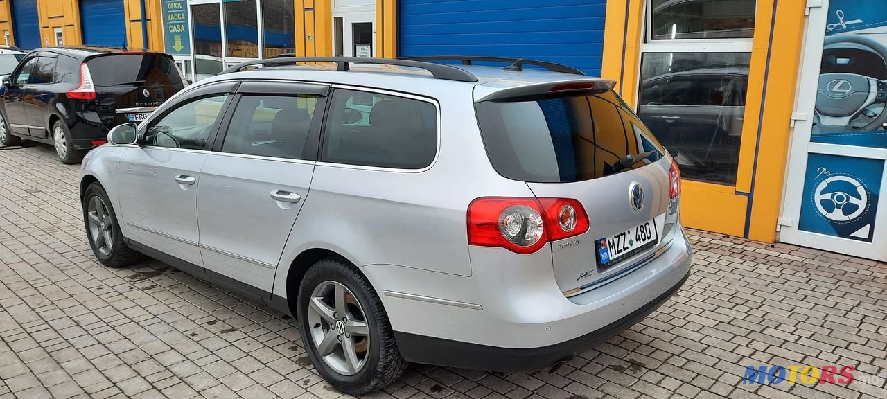 2010' Volkswagen Passat photo #3