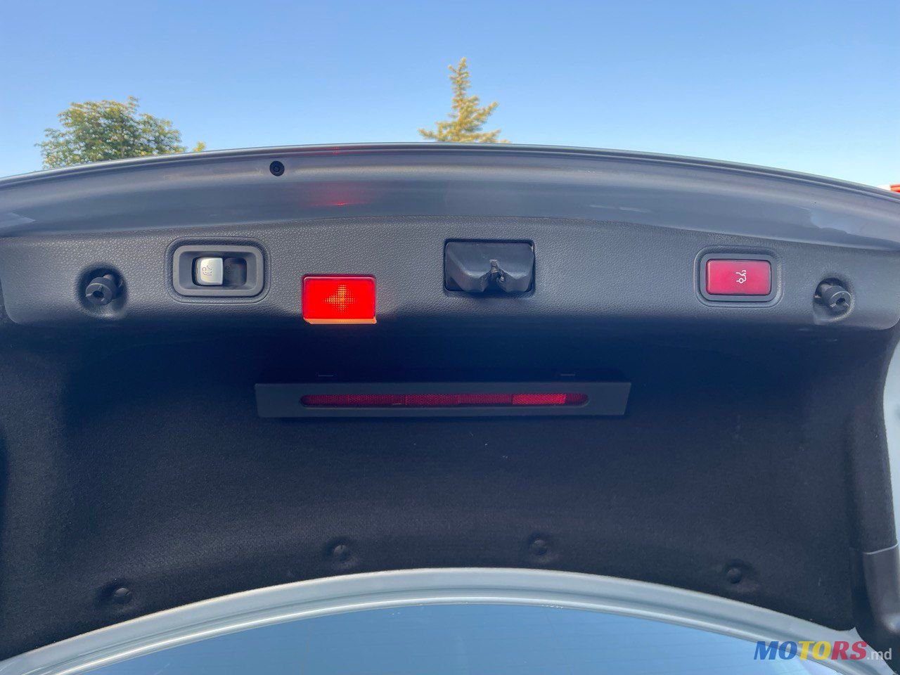 2017' Mercedes-Benz E-Class photo #6