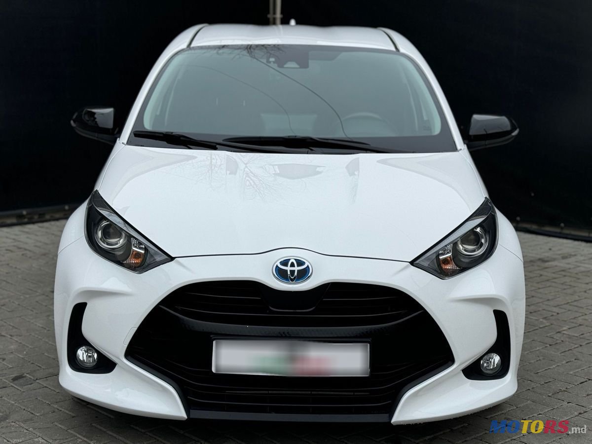 2021' Toyota Yaris photo #2