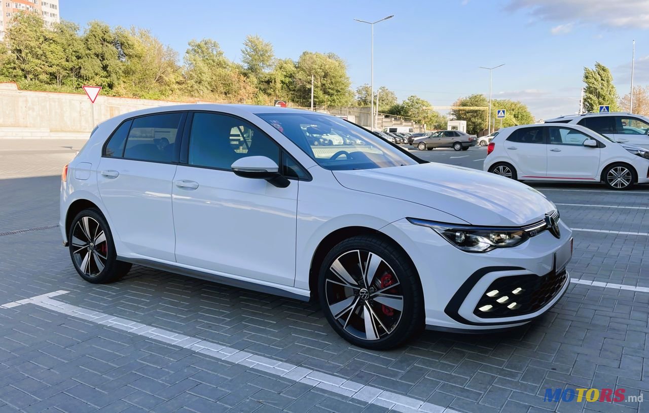 2021' Volkswagen Golf photo #2