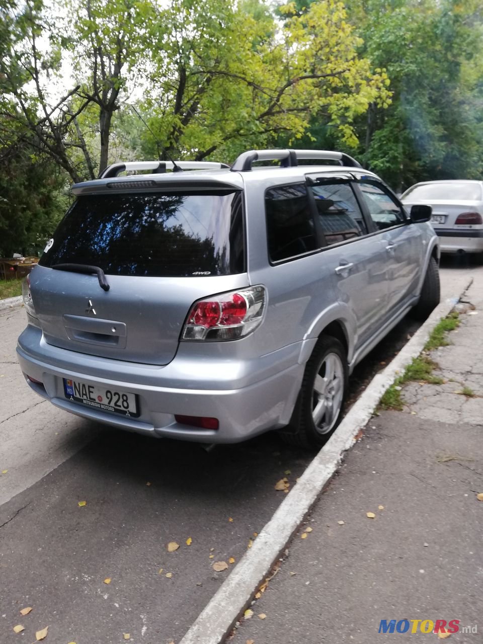 2008' Mitsubishi Outlander photo #3