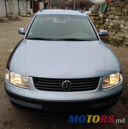 2000' Volkswagen Passat photo #1