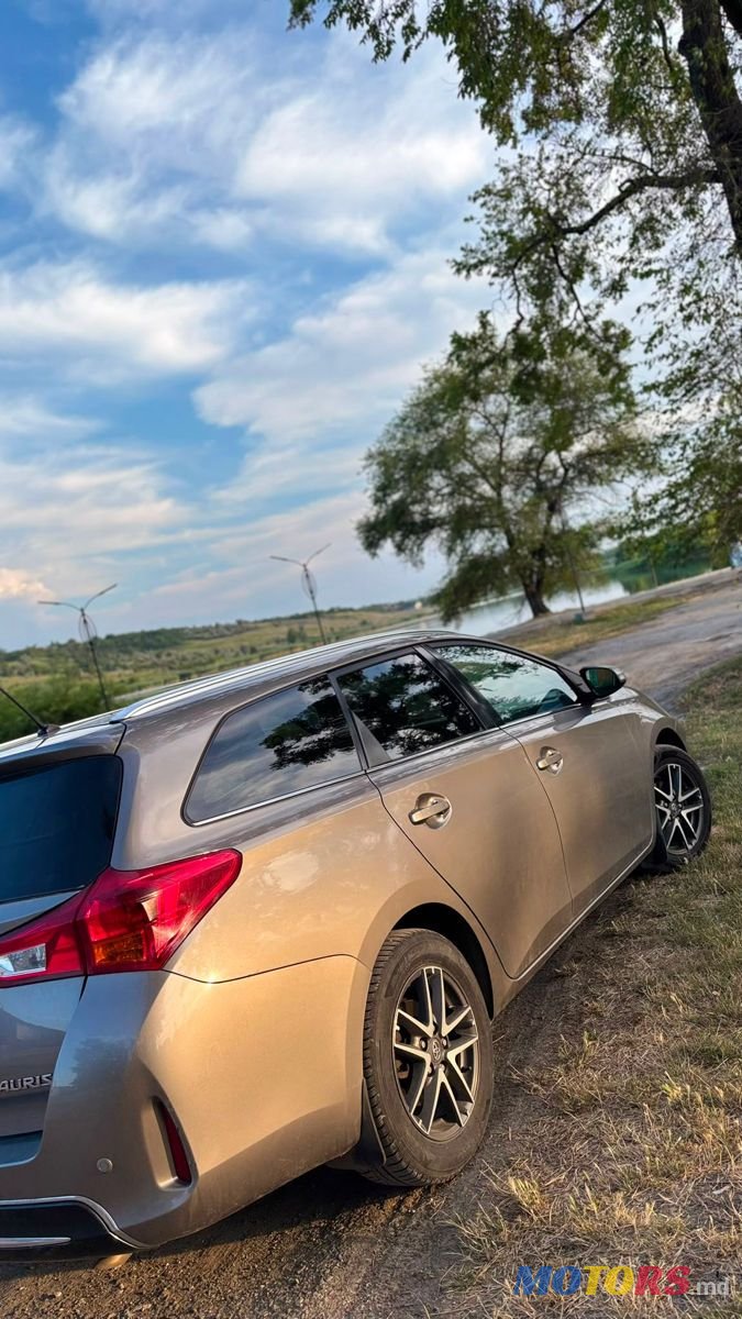 2015' Toyota Auris photo #4