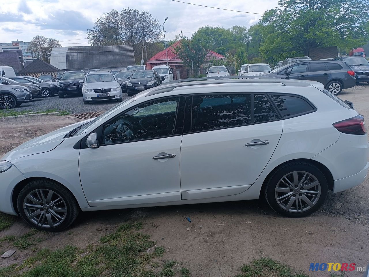 2012' Renault Megane photo #2