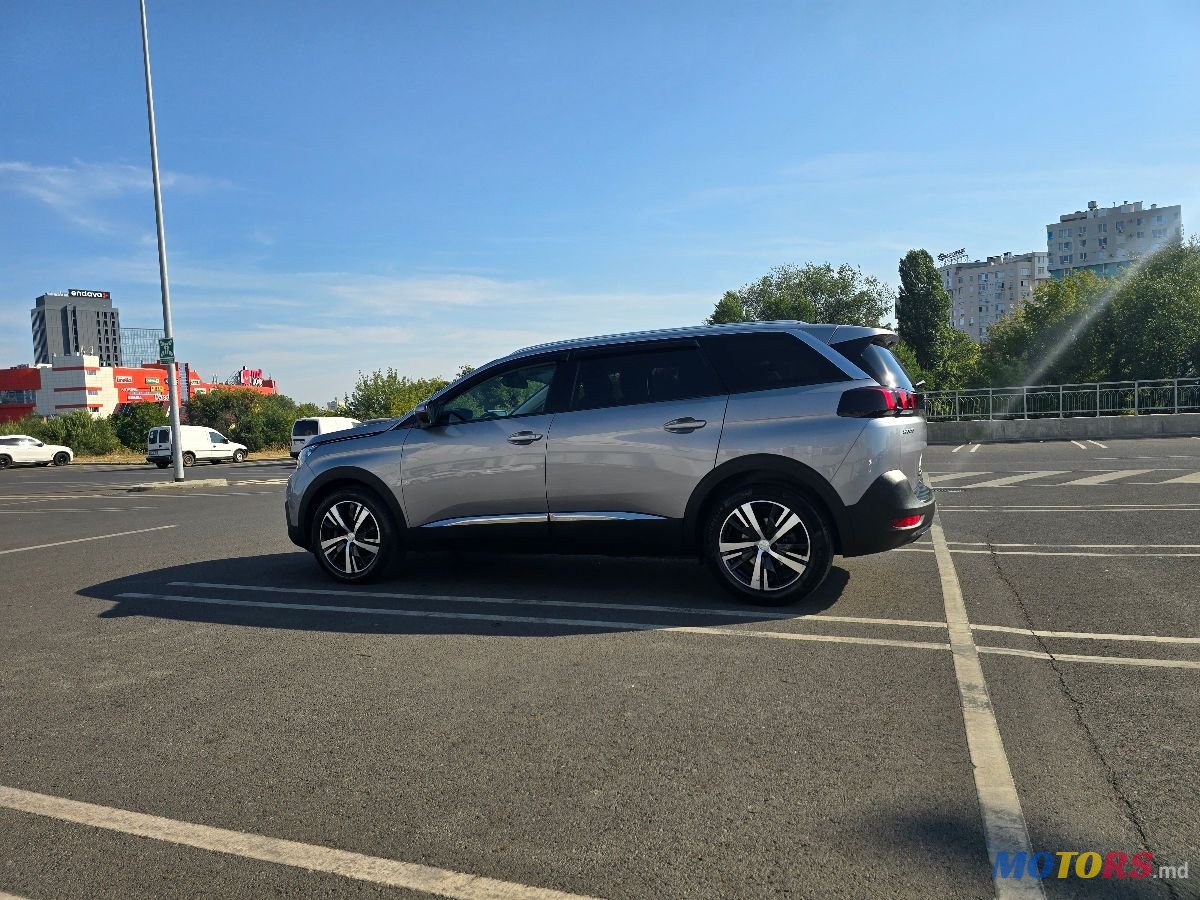 2019' Peugeot 5008 photo #5