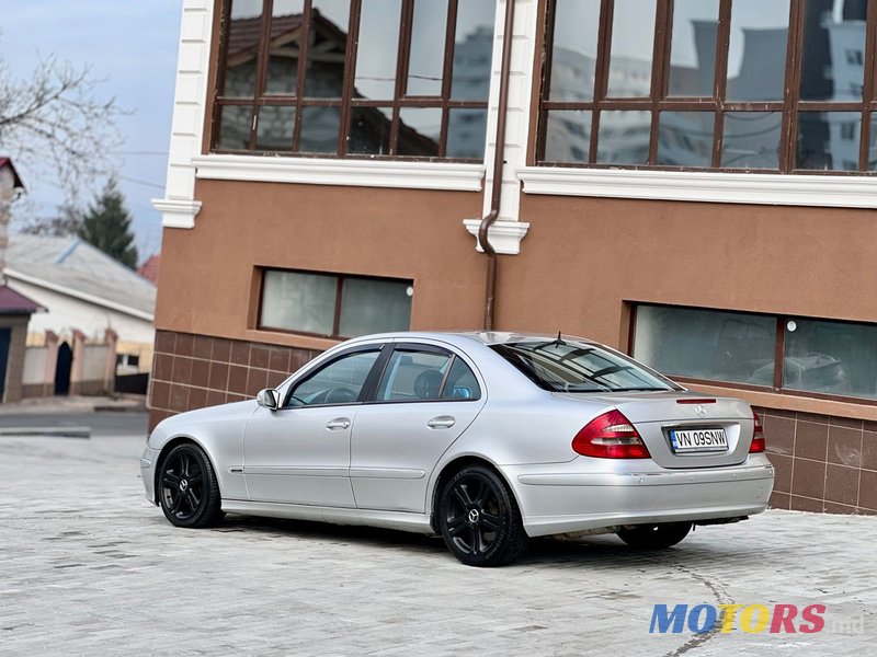 2006' Mercedes-Benz E Класс photo #2