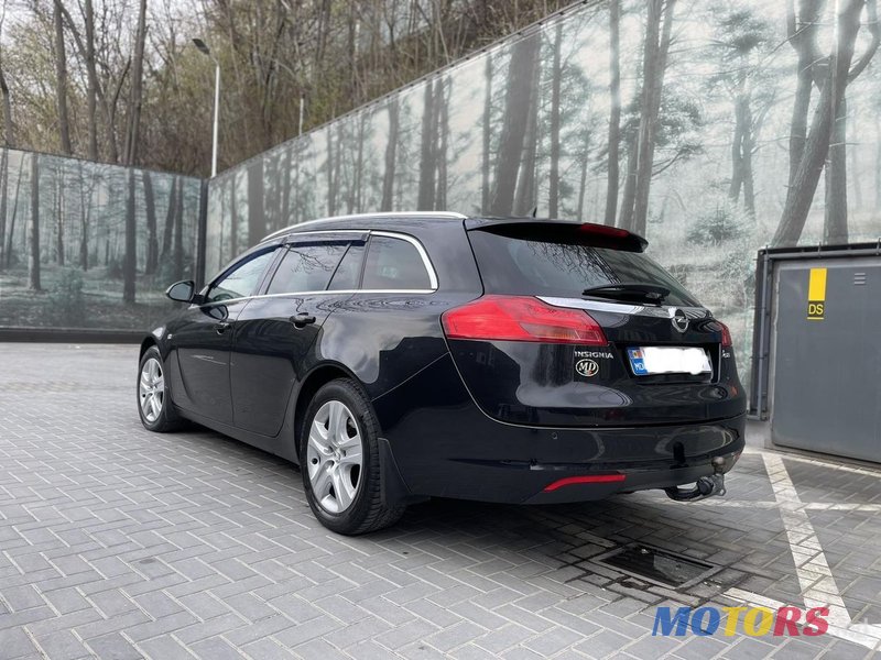 2011' Opel Insignia photo #4