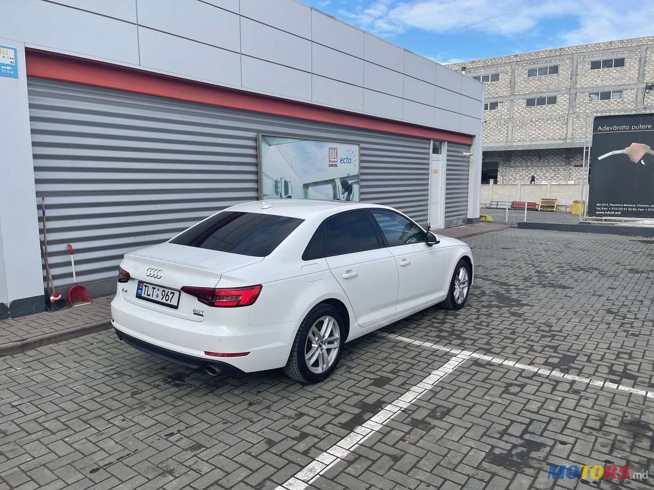 2017' Audi A4 photo #2