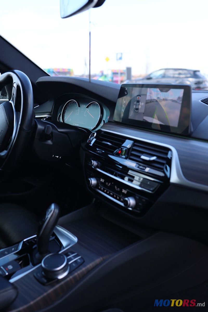 2017' BMW 5 Series photo #3