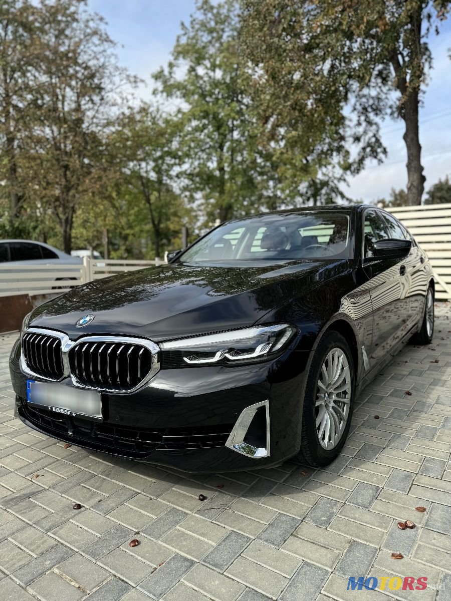 2022' BMW 5 Series photo #1