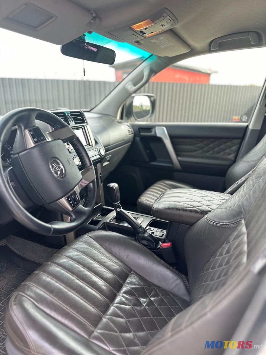 2012' Toyota Land Cruiser Prado photo #4