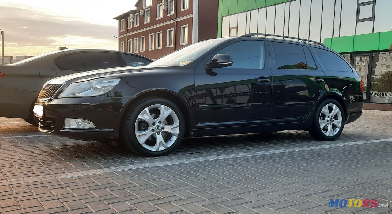 2009' Skoda Octavia photo #2