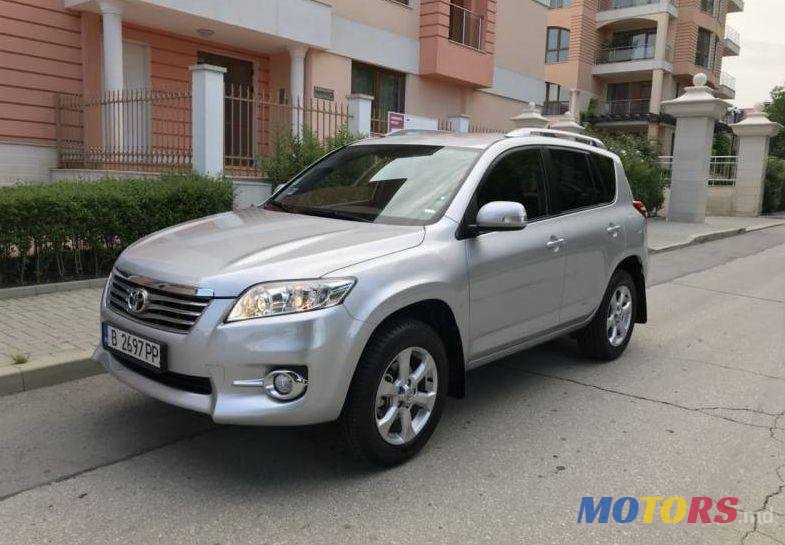 2011' Toyota RAV4 photo #2