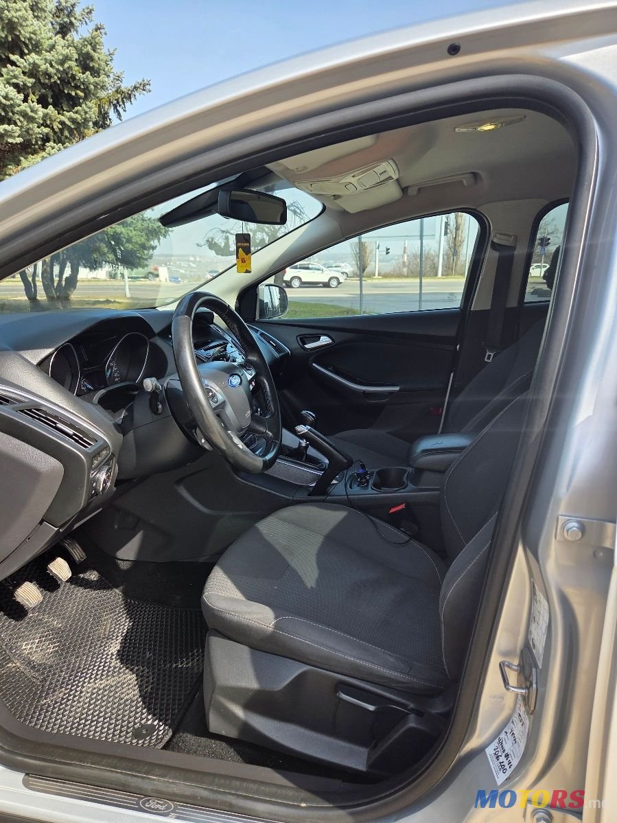 2012' Ford Focus photo #6