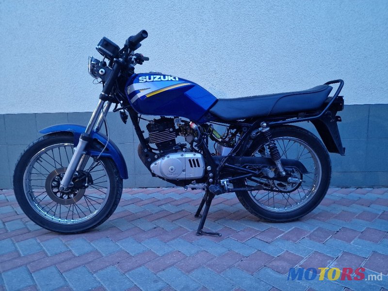 1999' Suzuki GS 125 photo #1