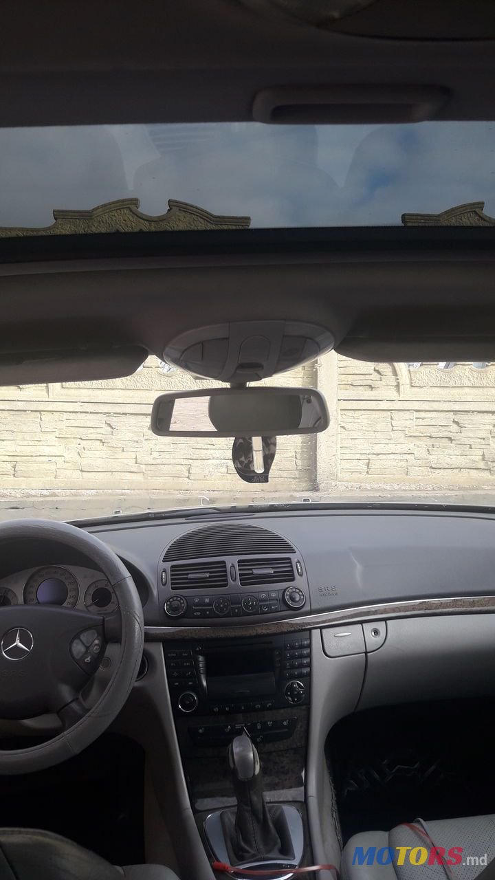2004' Mercedes-Benz E Класс photo #6