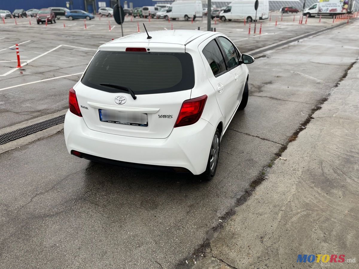2015' Toyota Yaris photo #4