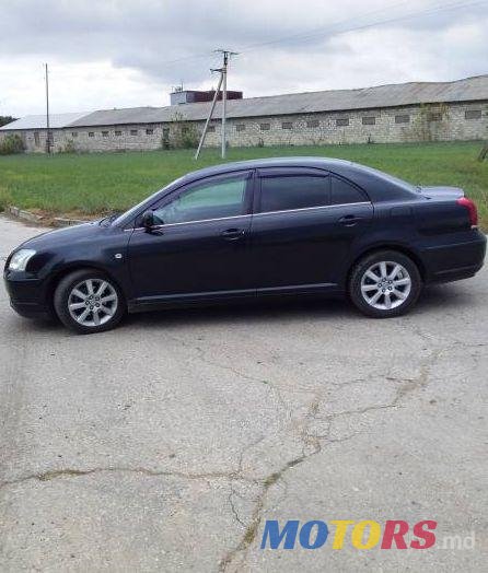 2003' Toyota Avensis photo #1