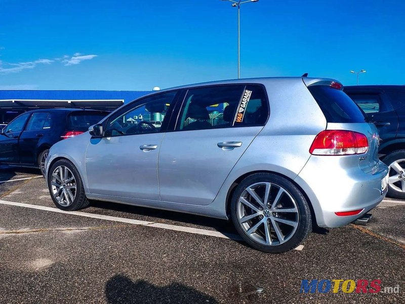 2011' Volkswagen Golf photo #1