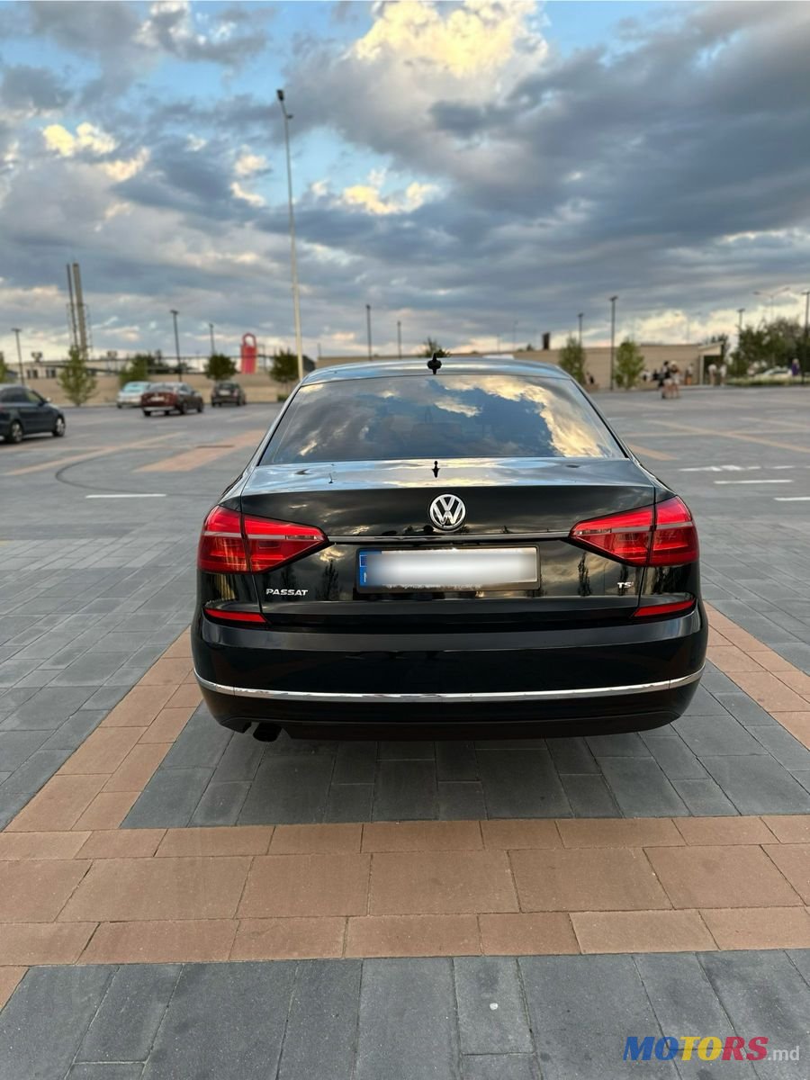 2016' Volkswagen Passat photo #4
