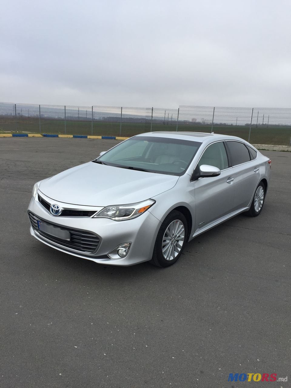 2013' Toyota Avalon photo #3