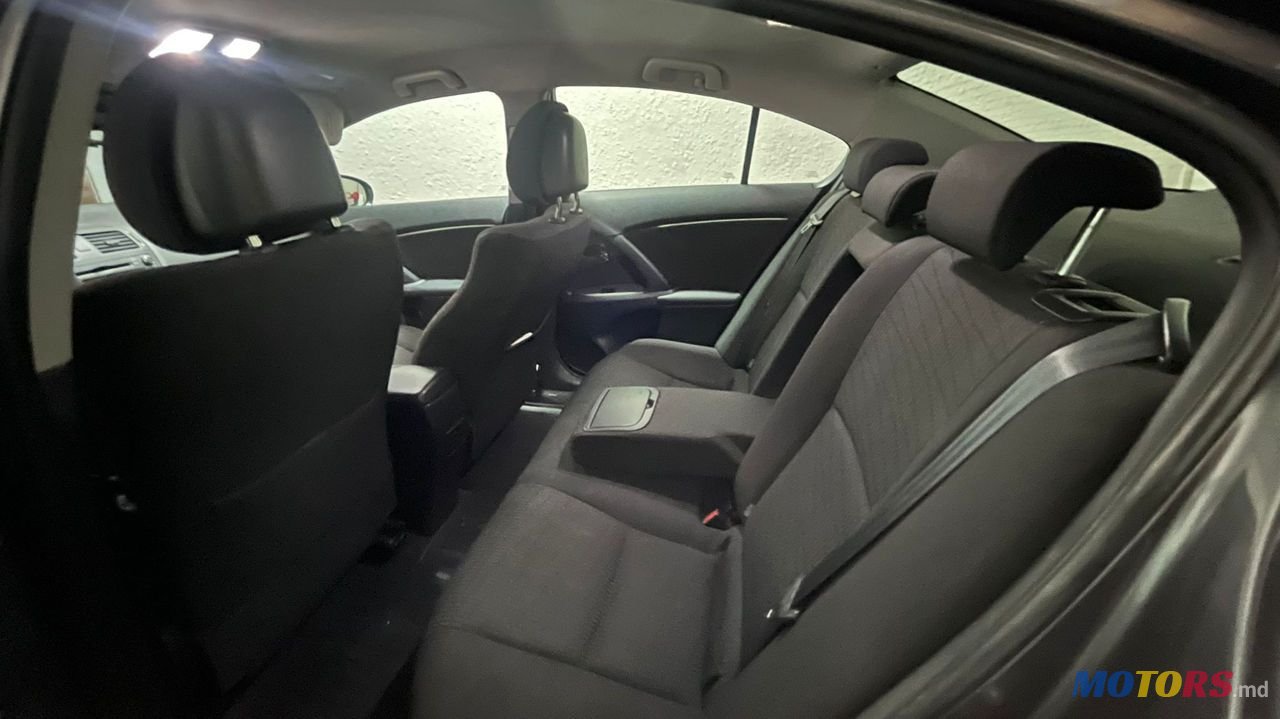 2010' Toyota Avensis photo #4